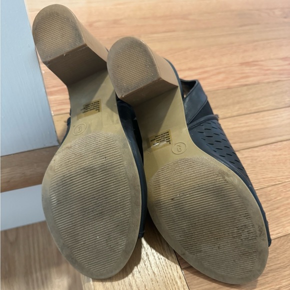 Charlotte Russe Black Wedge Heel Open Toe Slip On Shoe - Picture 3 of 8